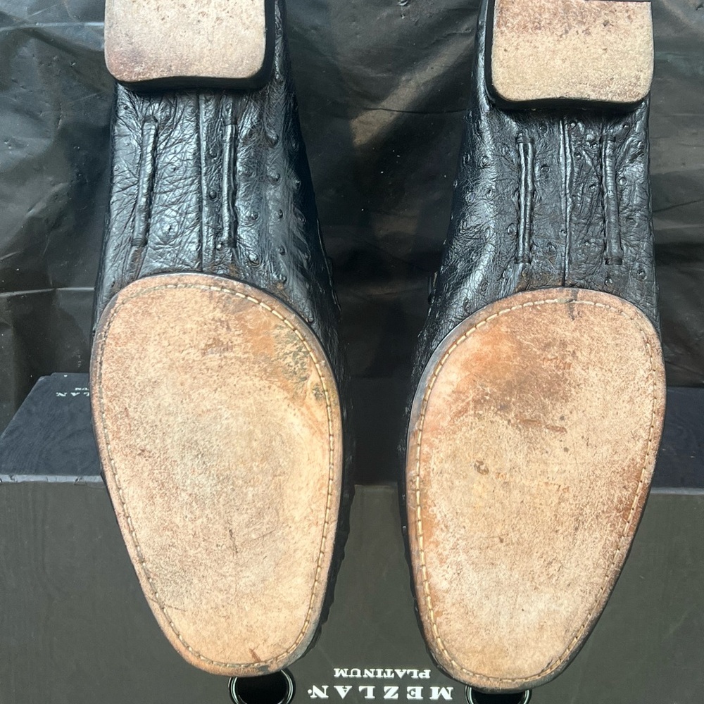 Mezlan Men’s Black Ostrich Loafers. - Picture 2 of 6